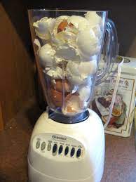 Do eggshells sharpen blender blades?